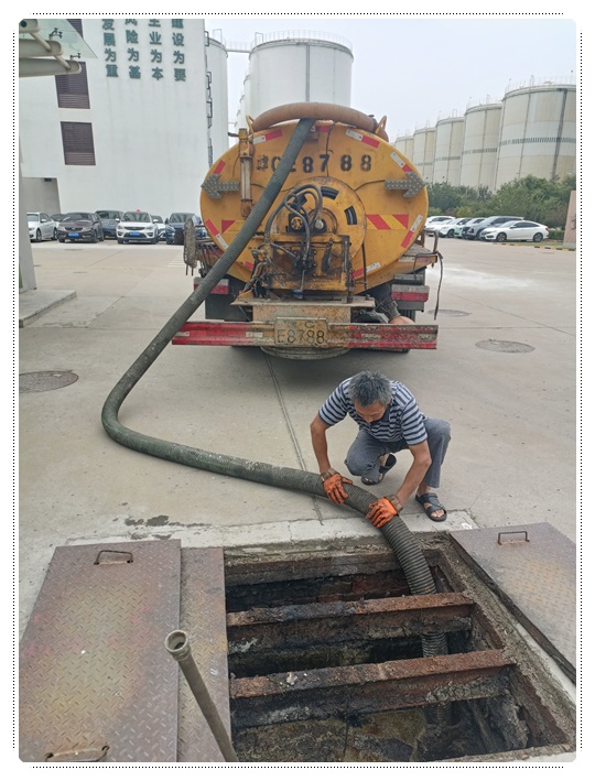 樟木头镇隔油池清掏